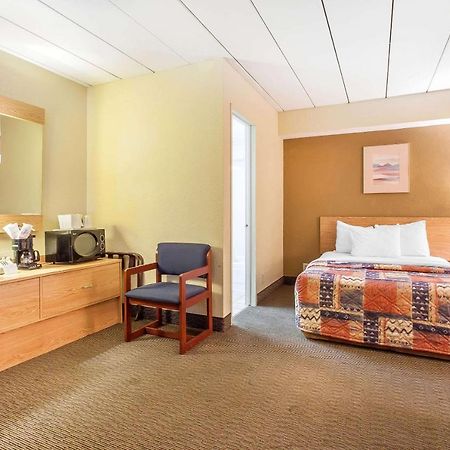 Rodeway Inn North Sandusky Εξωτερικό φωτογραφία