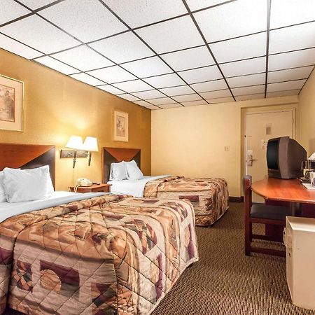 Rodeway Inn North Sandusky Εξωτερικό φωτογραφία